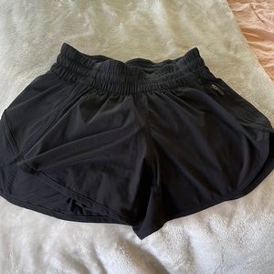 Black Lululemon size 4, tracker low rise shorts